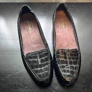 Black, snake print, patten leather Clark’s Everyday Loafers like new!